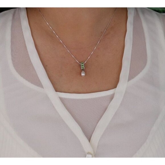 Sterling Silver Natural Peridot & Pearl Necklace 18" inch chain - Picture 3 of 8